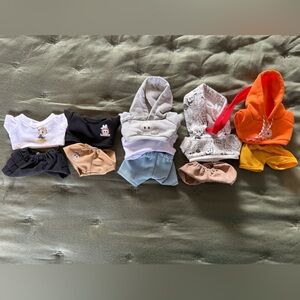 Bundle of 5, Brand New Labubu Themed Outfits 🤗